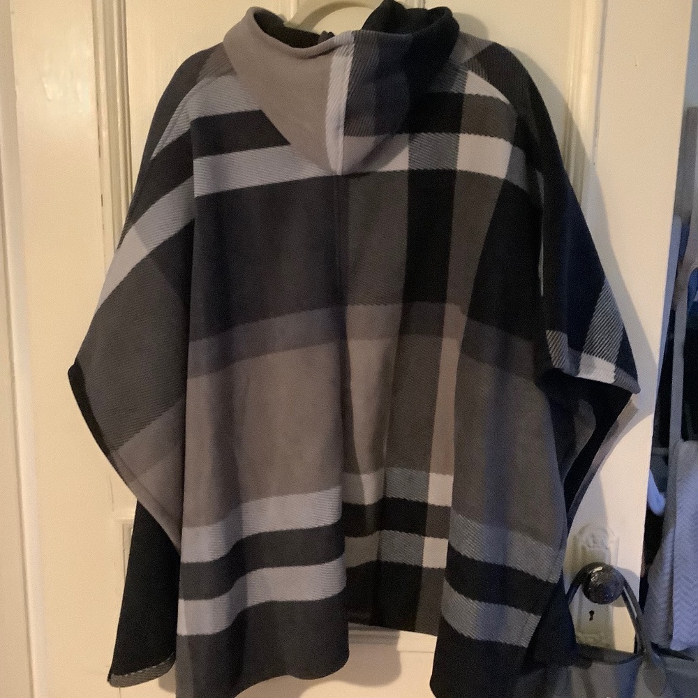Checkered Cape O/S NWOT - Picture 2 of 4